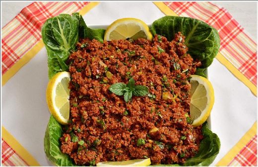 Yumurtalı Çiğ Köfte Tarifi ve Malzemeleri